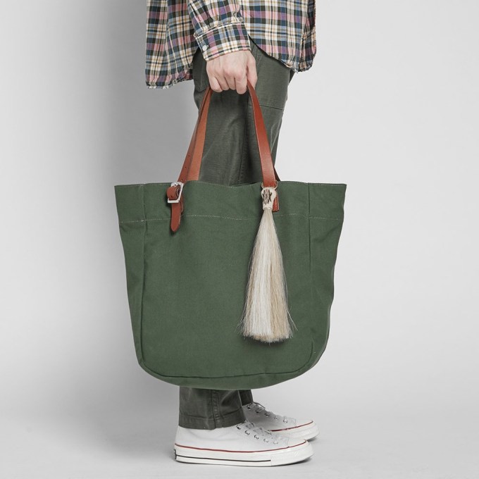 07-03-2017_yuketen_markettasseltotebag_olive_853wht-ol_sp_m1